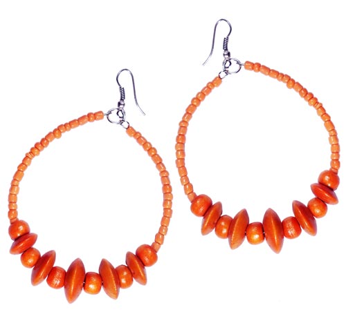 boucles d'oreilles bois anneaux oranges perles de rocailles et perles en bois création artisanale