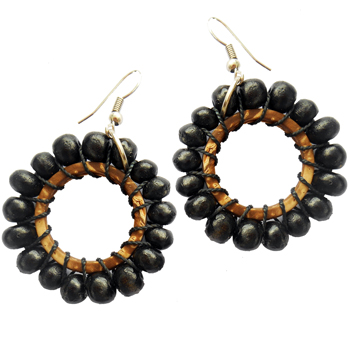 Boucles d'oreilles bois noires perles en bois et anneaux en coco artisanale