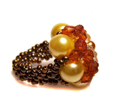 bague en perles fantaisie artisanale couleur chamapagne ambré 