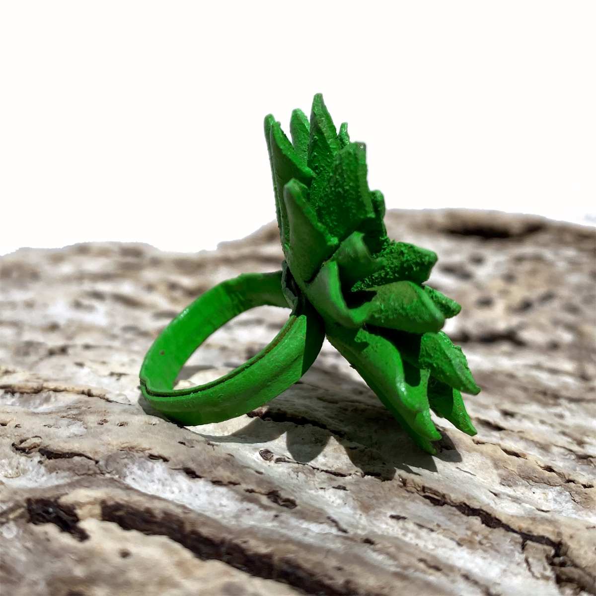 Bague fleur marguerite verte en cuir