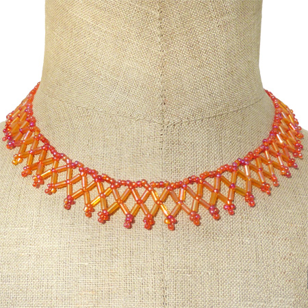 Collier collerette orange en perles de rocailles artisanat