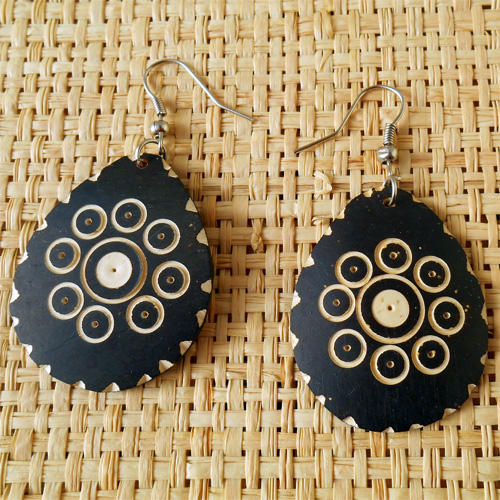 Boules d'oreilles gouttes en noix de coco creation artisanale