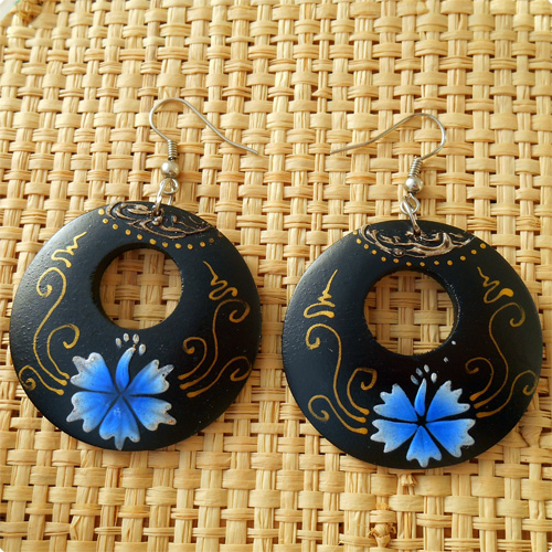 Boucles d'oreilles en bois bali decor peint  la main ethnique artisanat