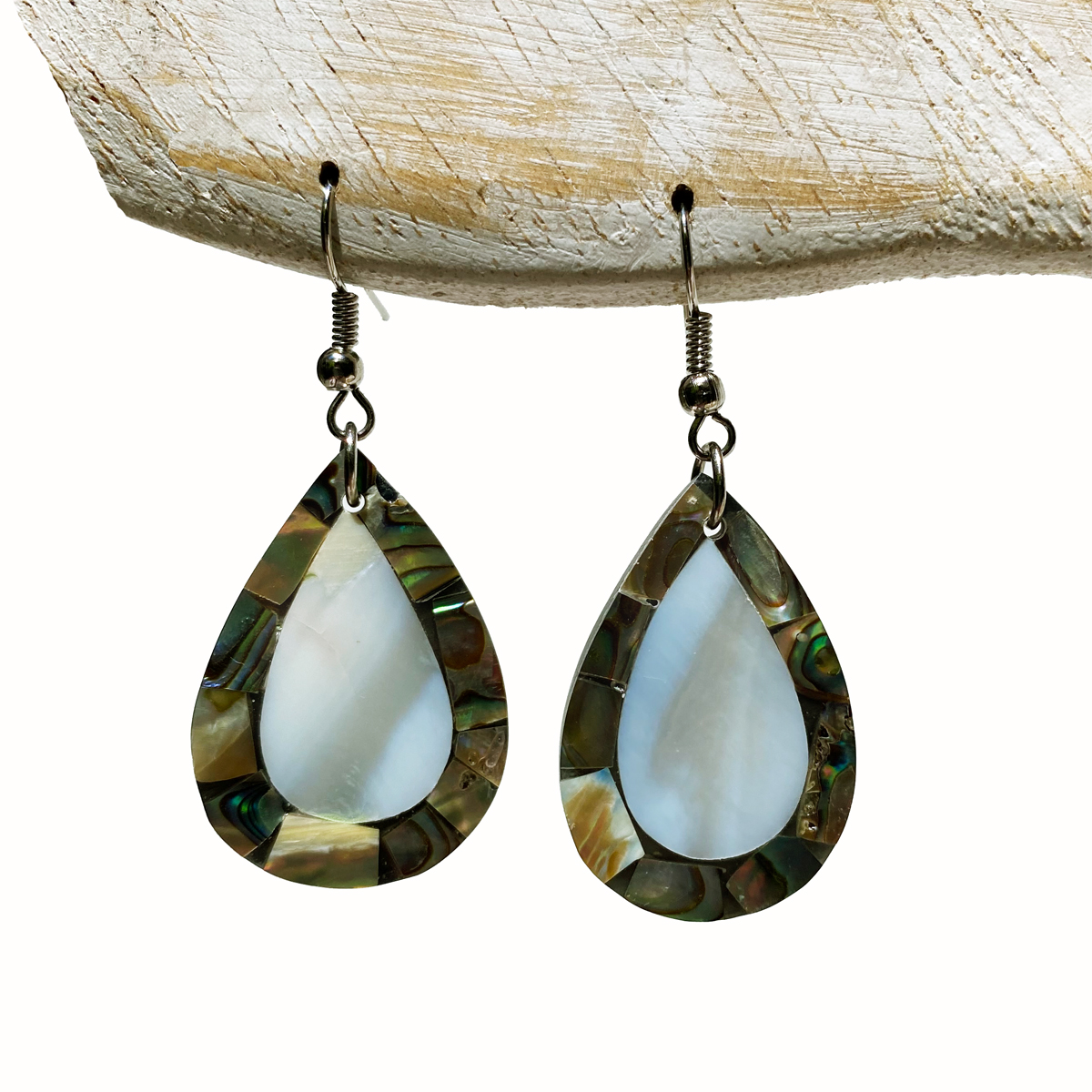 Boucles d'oreilles nacre blanche et abalone artisanat de Bali